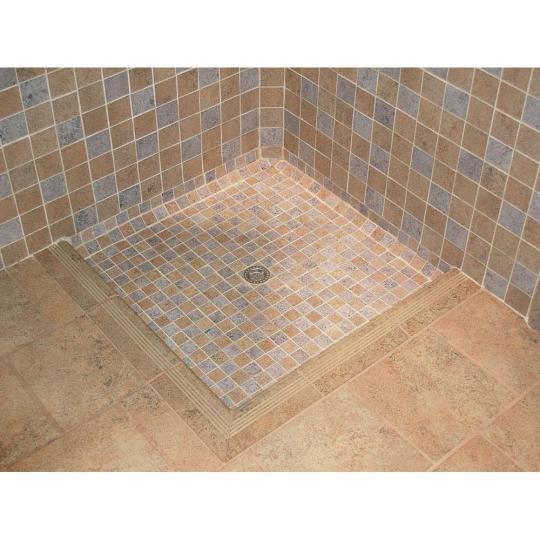 furdo furdoszoba zuhanyzo zuhanyfulke csuszasmentes gres dekor mozaik homok bezs mediterran padlolap jarolap burkolat.jpg